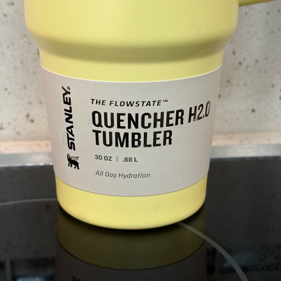 Stanley Lemon Quencher H2.0 Tumbler - Picture 2 of 5